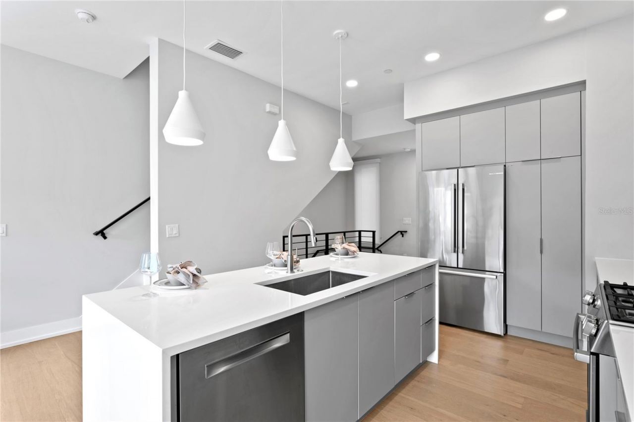 368 6th Street S, Unit 1, Saint Petersburg, FL 33701 Photo