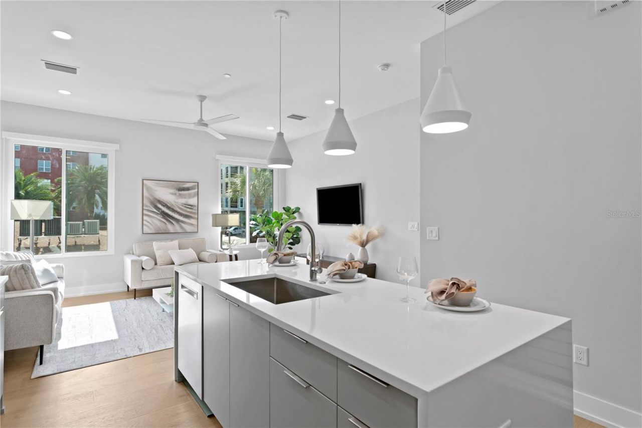 368 6th Street S, Unit 1, Saint Petersburg, FL 33701 Photo