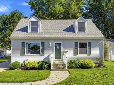 16 Woodcrest Court, Buffalo, NY 14225