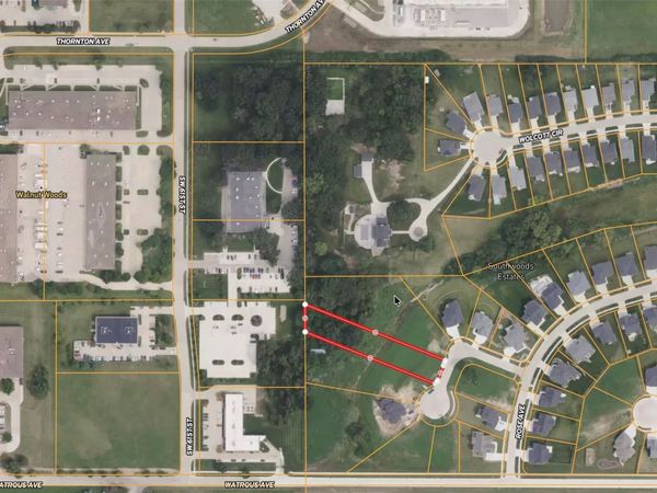 5815 Rose Circle, Des Moines, IA 50321
