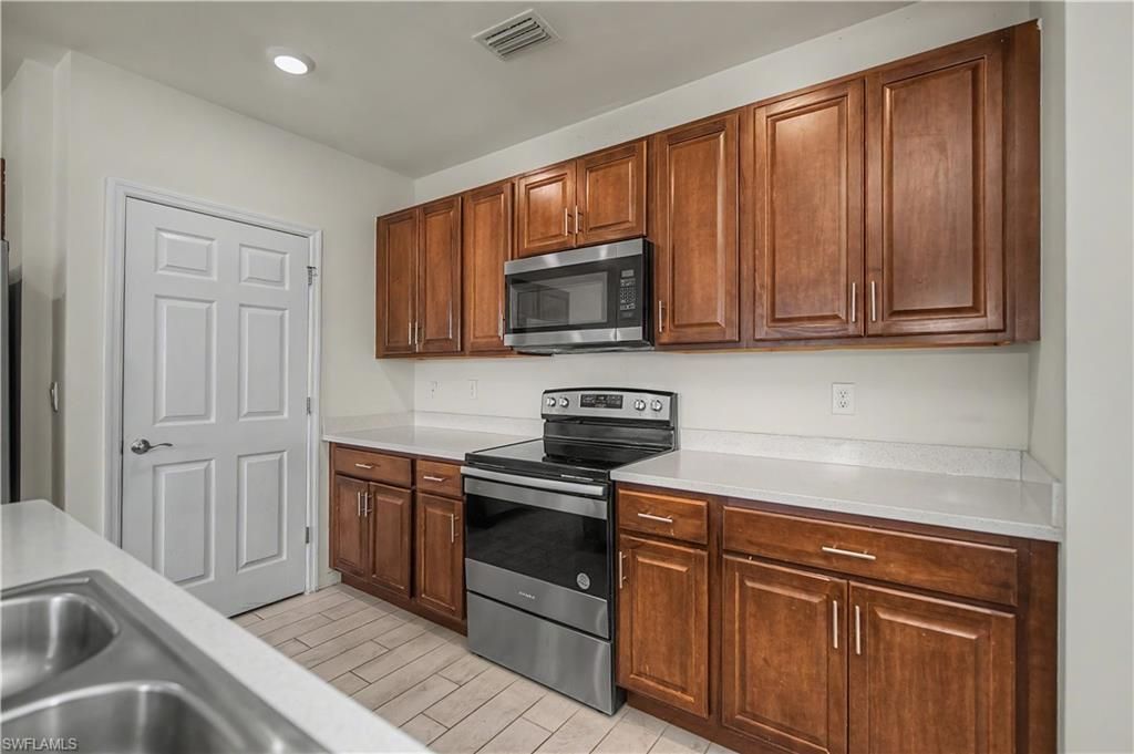 152 SE 27th Ter, Cape Coral, FL 33904 Photo
