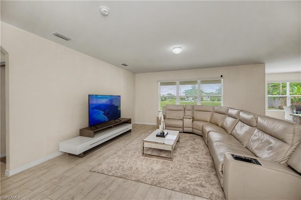 152 SE 27th Ter, Cape Coral, FL 33904 Photo
