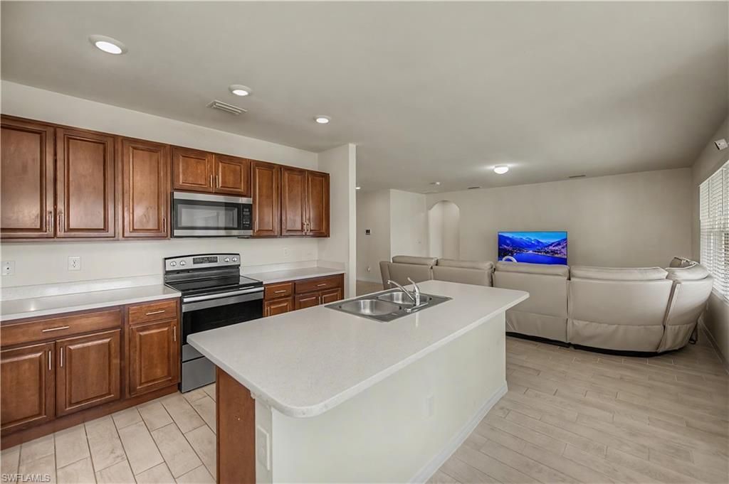 152 SE 27th Ter, Cape Coral, FL 33904 Photo