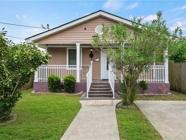 1711 CHARBONNET Street , New Orleans, LA 70117