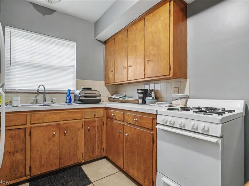 2039 4th Street , Cuyahoga Falls, OH 44221 Photo 15