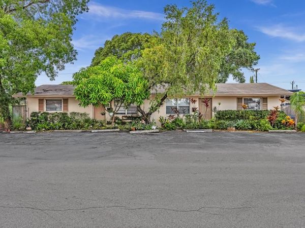 560-564 NE 35th Street, Oakland Park, FL 33334