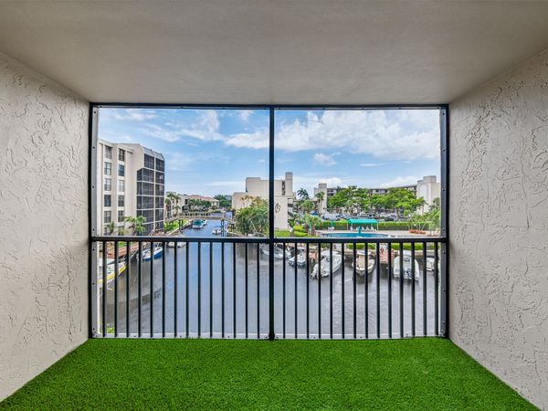 4 ROYAL PALM Way, Unit 3020, Boca Raton, FL 33432