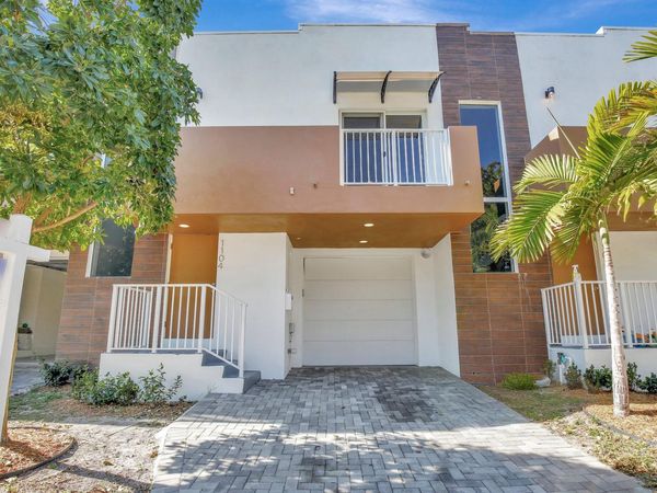 1102 S 20TH Avenue, Unit 1102, Hollywood, FL 33020