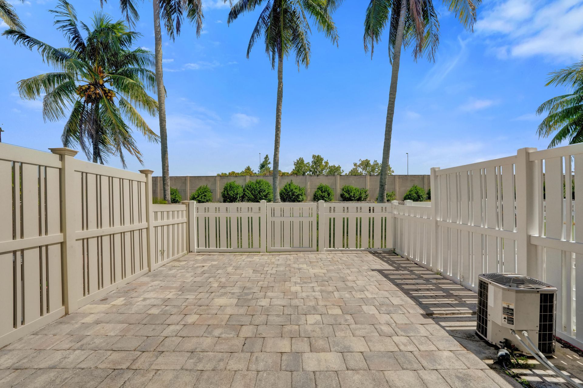 9913 NW 57th Manor, Unit ., Coral Springs, FL 33076 Photo