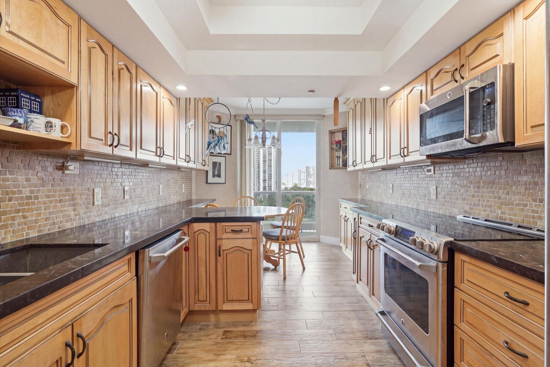 7000 W Island Boulevard, Unit 907, Aventura, FL 33160 Photo