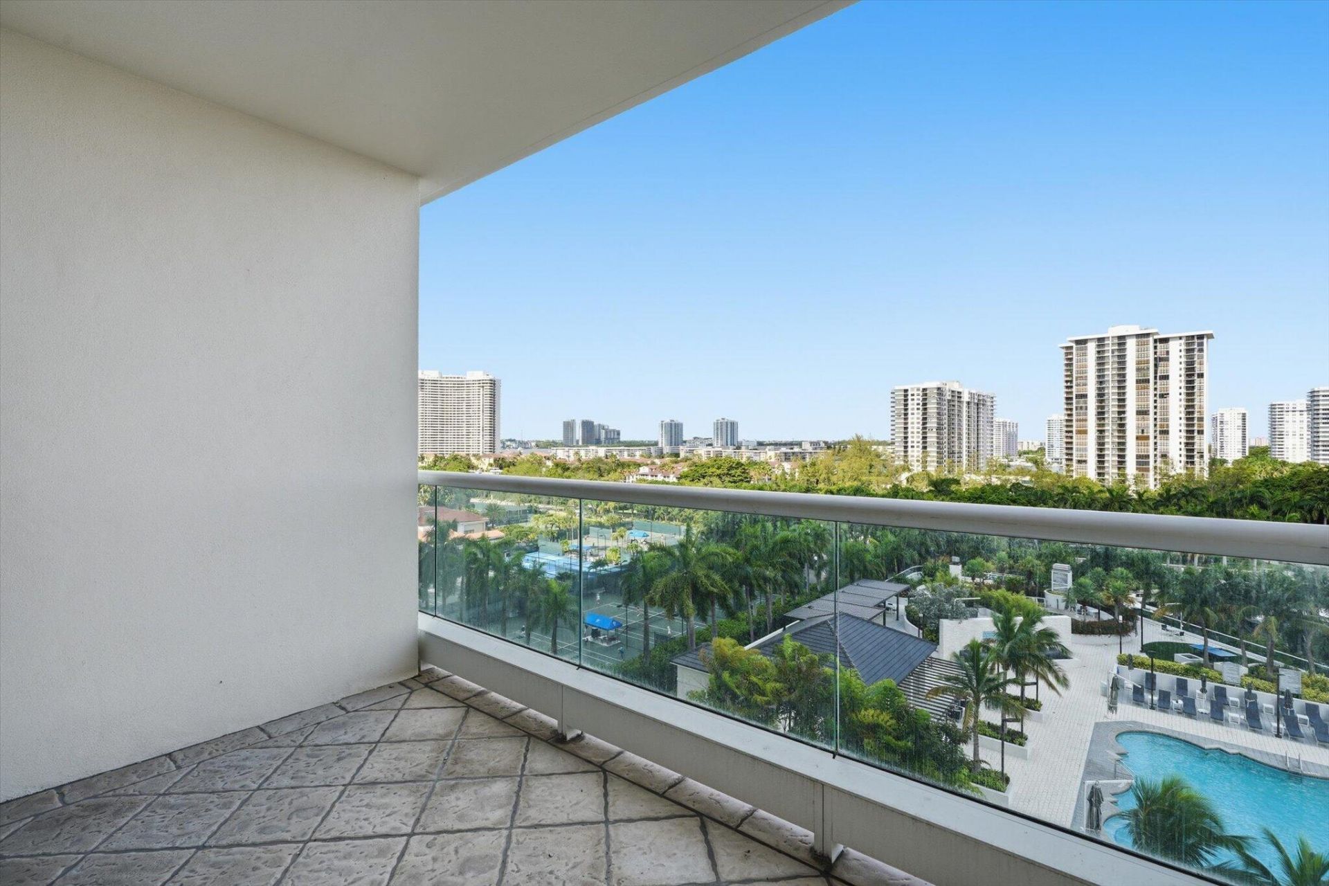 7000 W Island Boulevard, Unit 907, Aventura, FL 33160 Photo