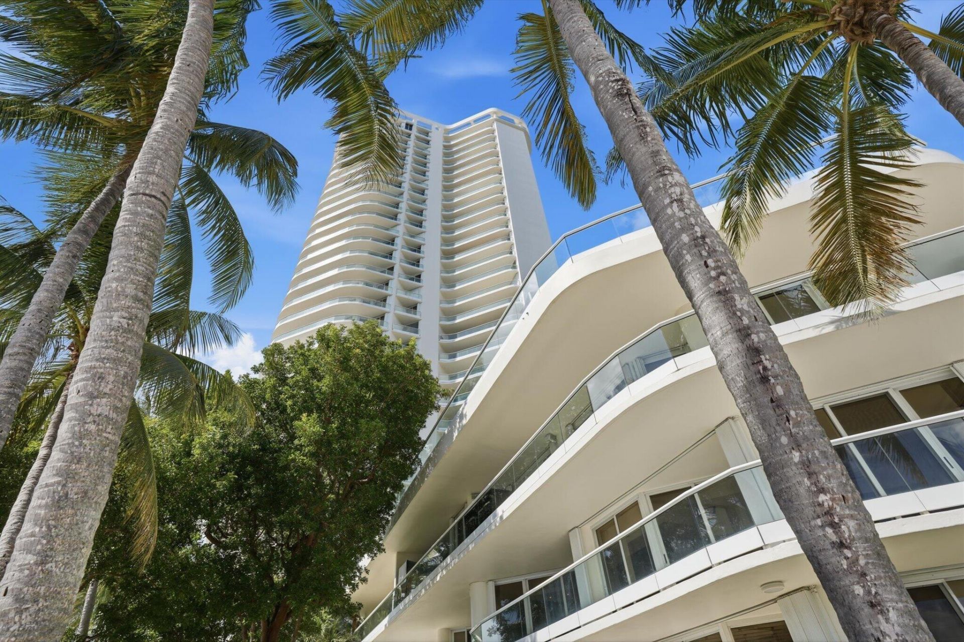 7000 W Island Boulevard, Unit 907, Aventura, FL 33160 Photo