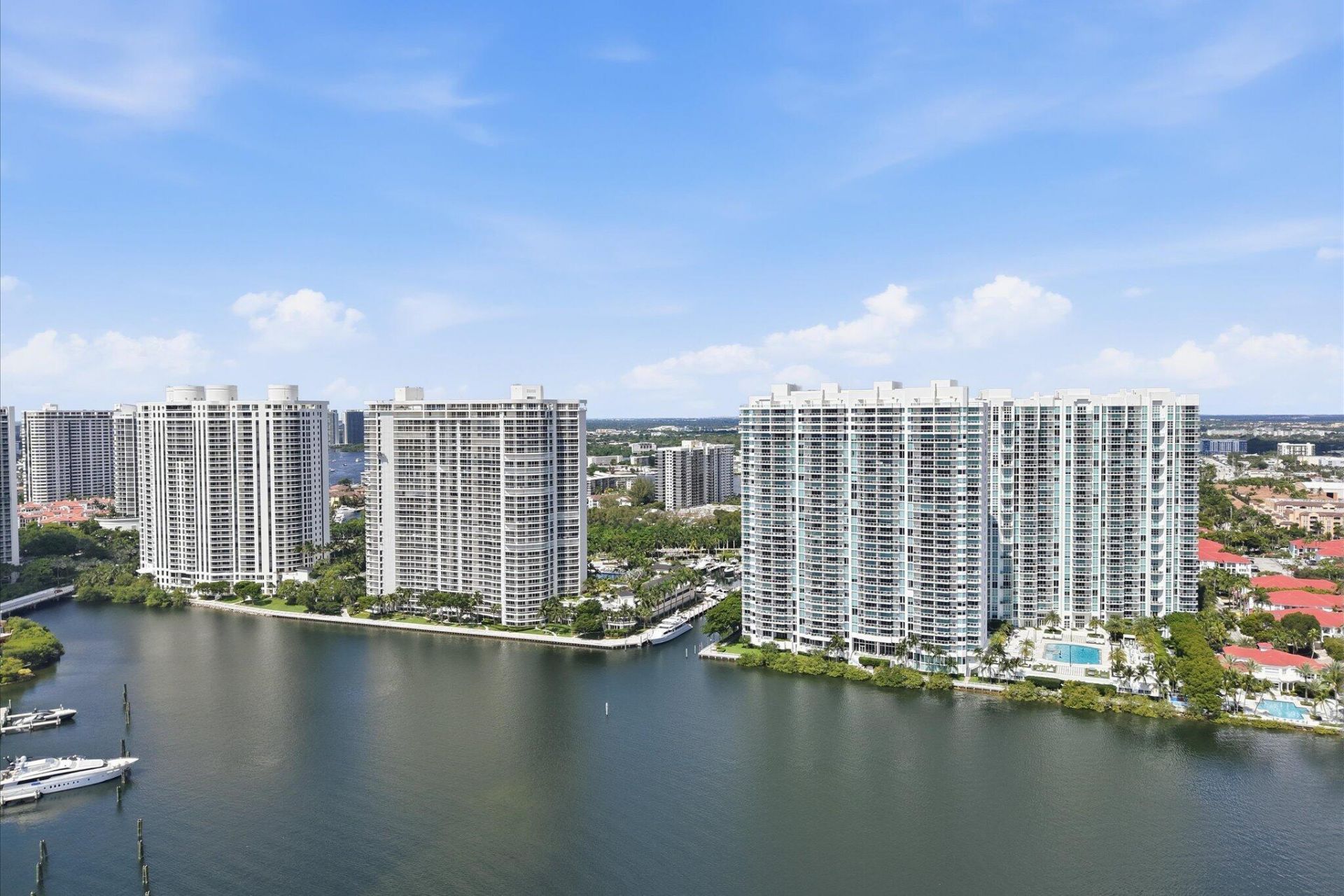 7000 W Island Boulevard, Unit 907, Aventura, FL 33160 Photo