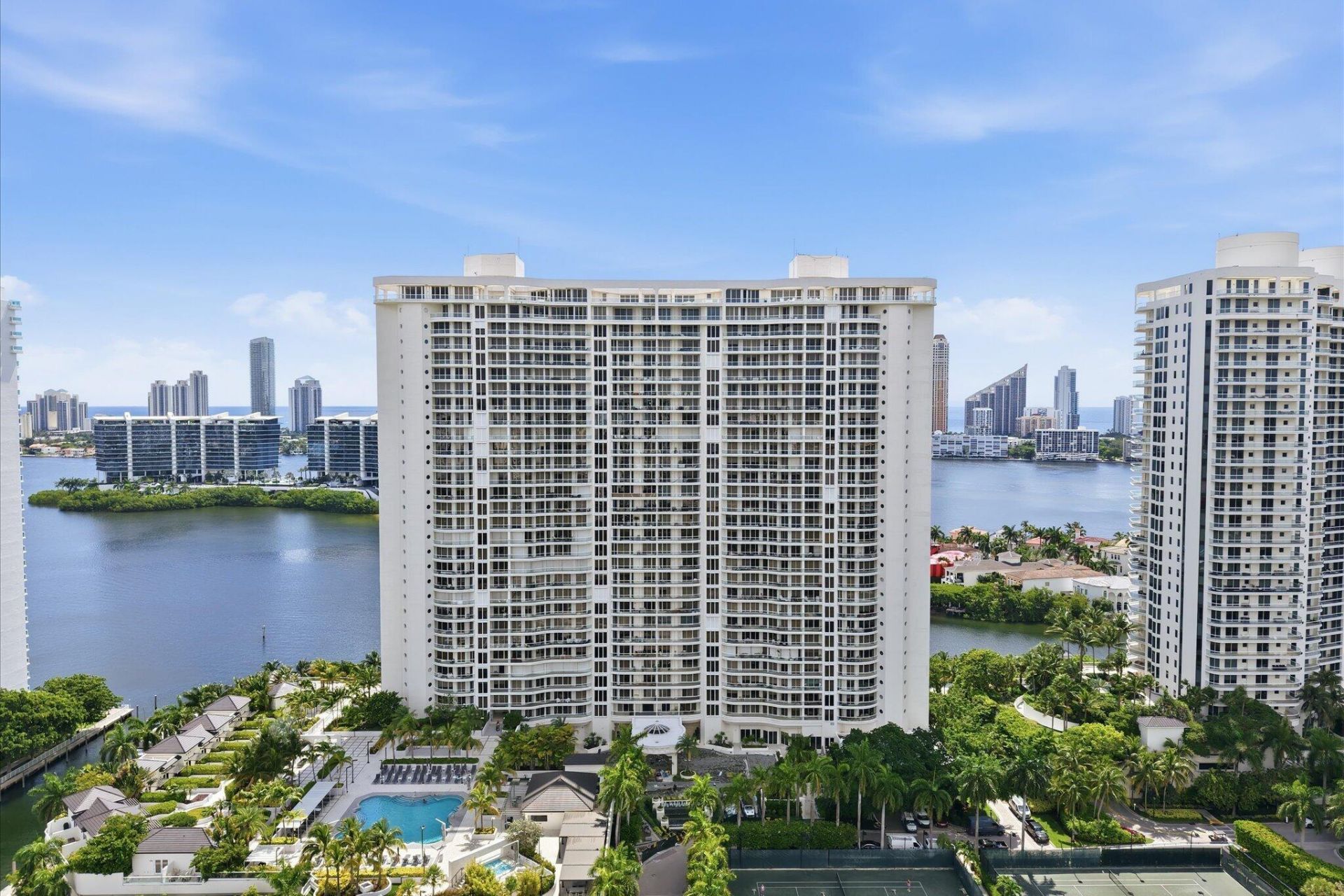 7000 W Island Boulevard, Unit 907, Aventura, FL 33160 Photo