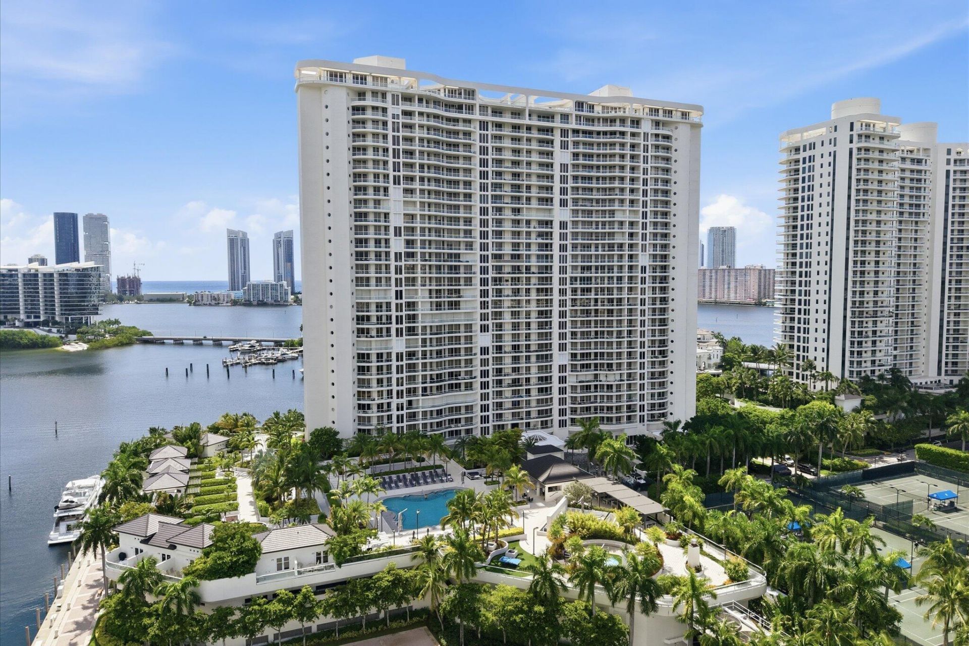 7000 W Island Boulevard, Unit 907, Aventura, FL 33160 Photo