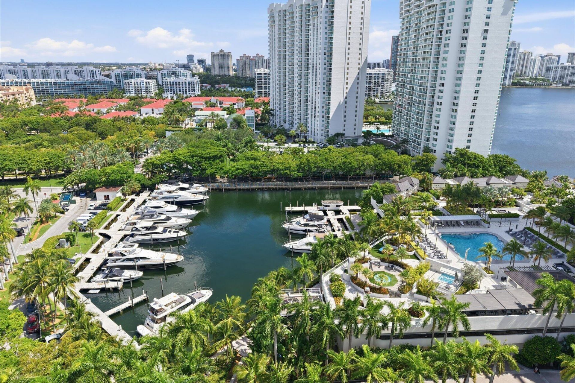 7000 W Island Boulevard, Unit 907, Aventura, FL 33160 Photo