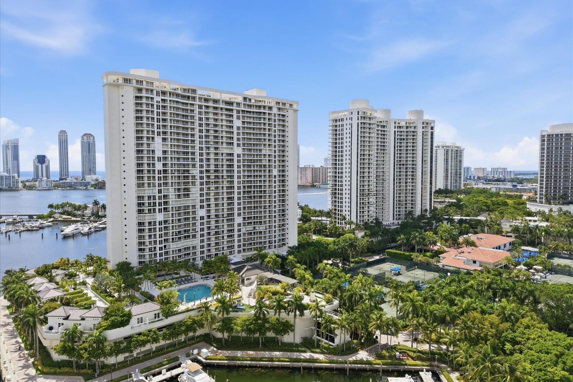 7000 W Island Boulevard, Unit 907, Aventura, FL 33160 Photo