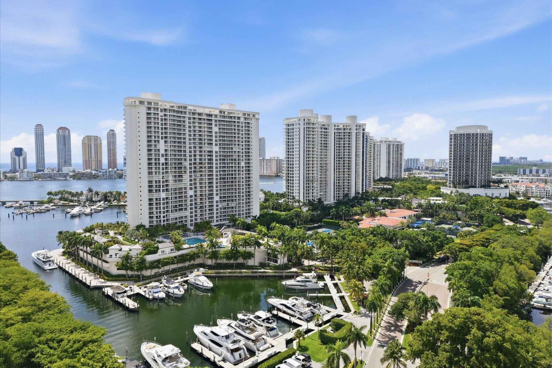 7000 W Island Boulevard, Unit 907, Aventura, FL 33160 Photo