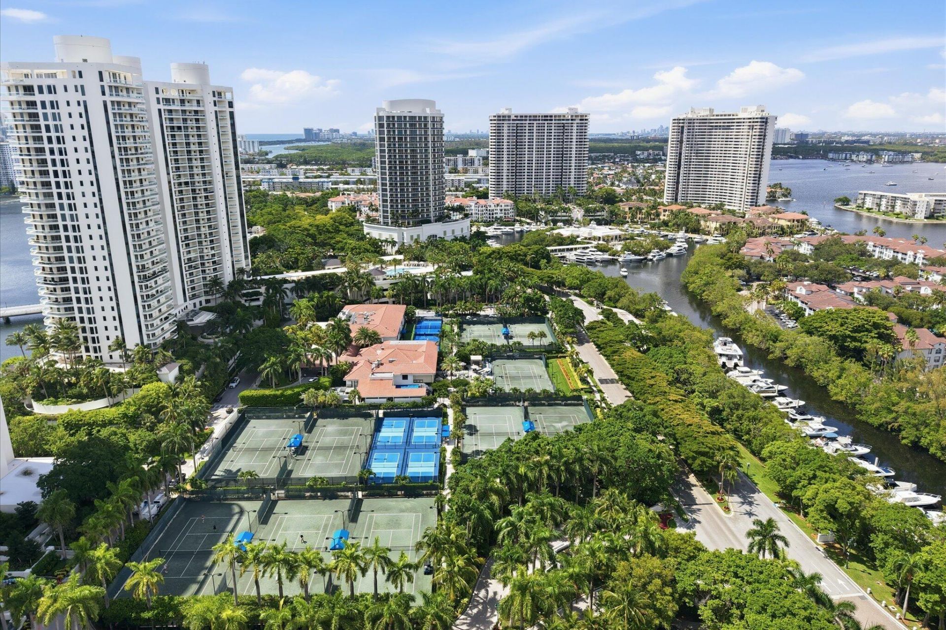 7000 W Island Boulevard, Unit 907, Aventura, FL 33160 Photo