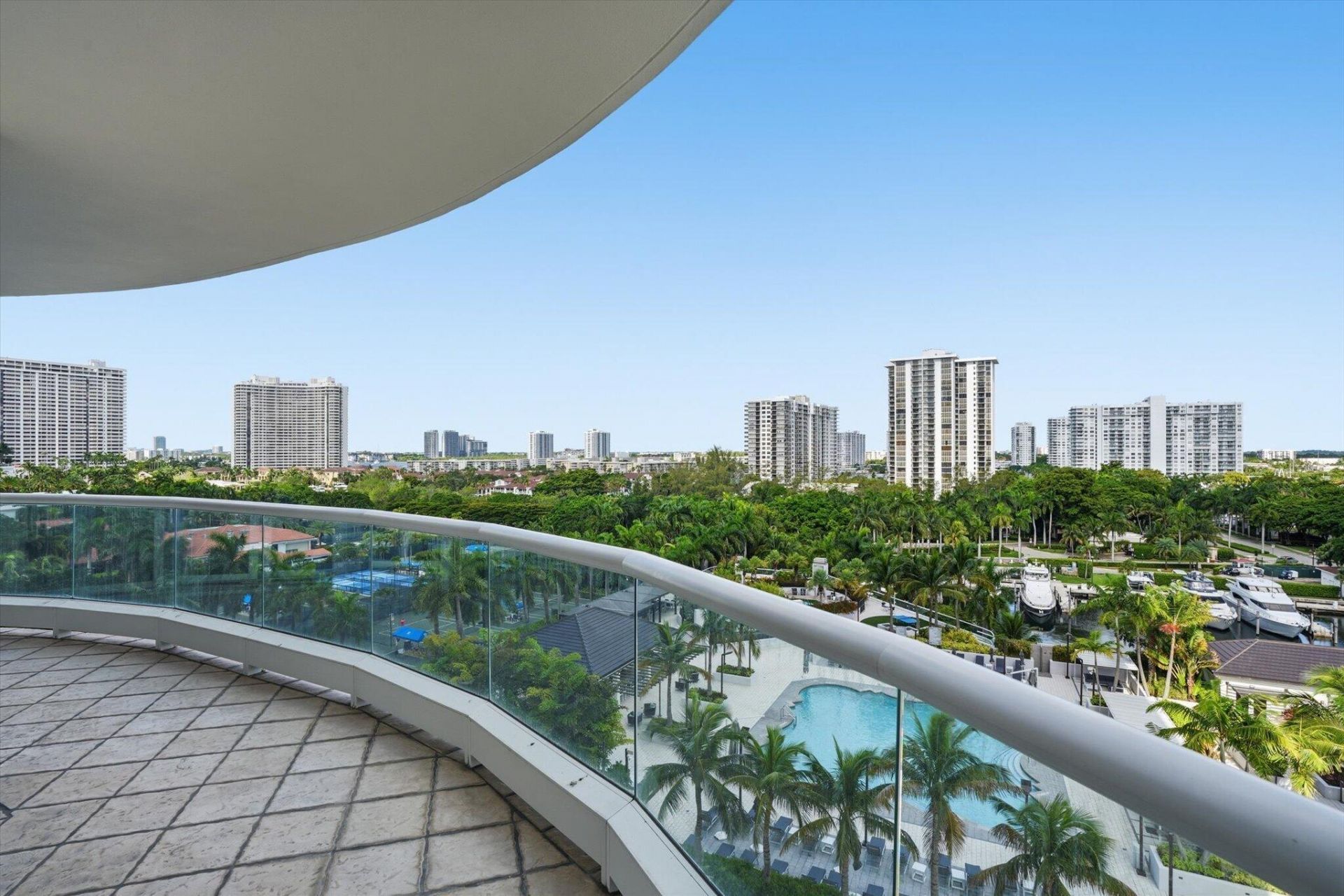 7000 W Island Boulevard, Unit 907, Aventura, FL 33160 Photo