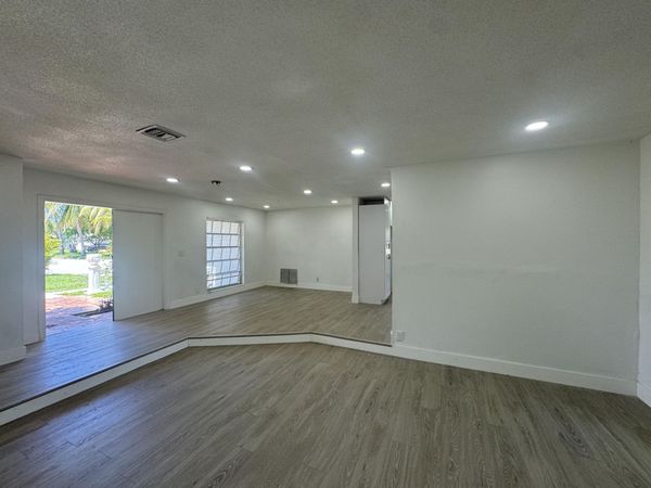 6260 SW 6TH Street, Margate, FL 33068