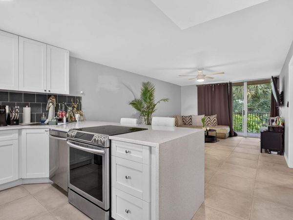 3301 NW 47th Terrace, Unit 308, Lauderdale Lakes, FL 33319