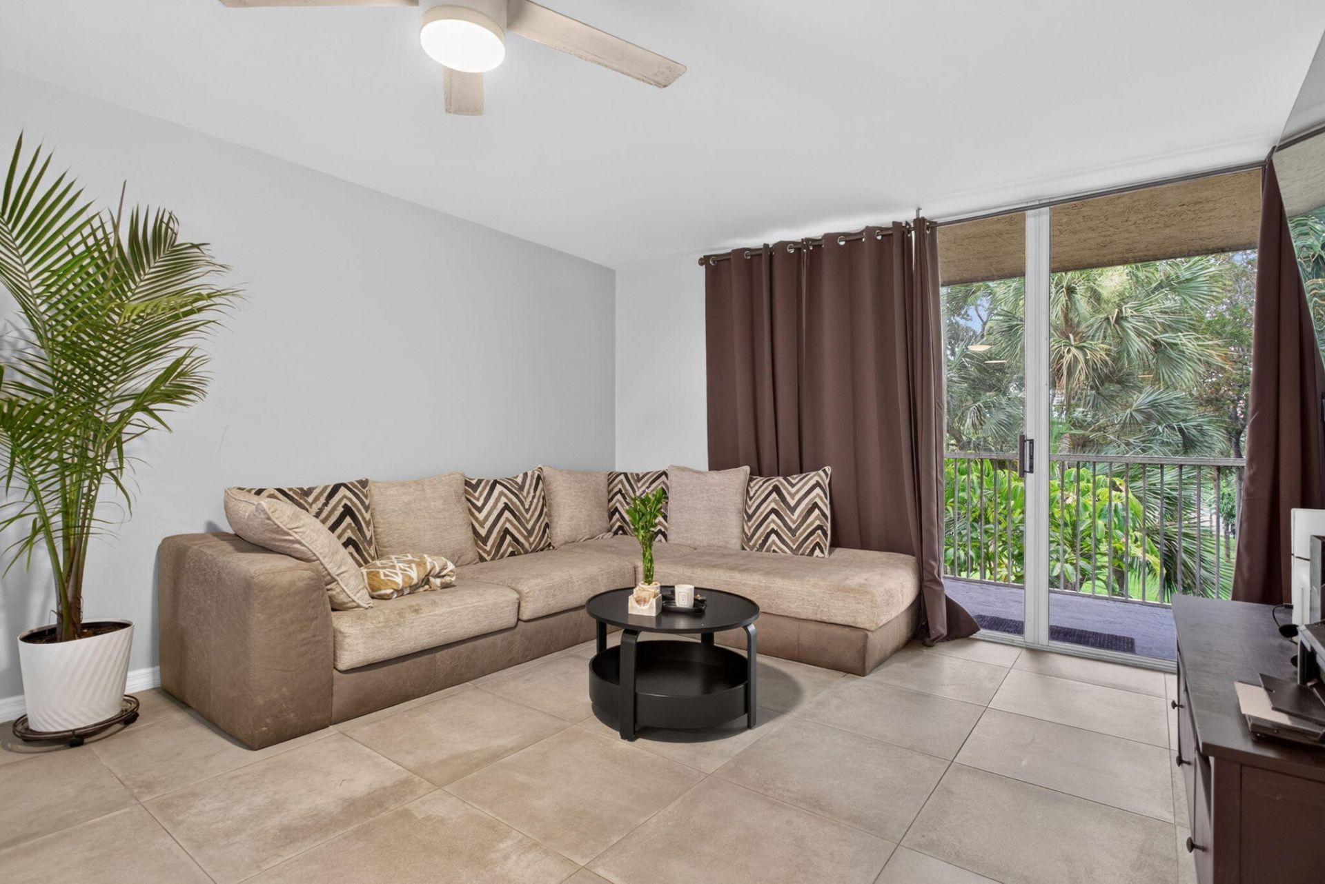 3301 NW 47th Terrace, Unit 308, Lauderdale Lakes, FL 33319 Photo