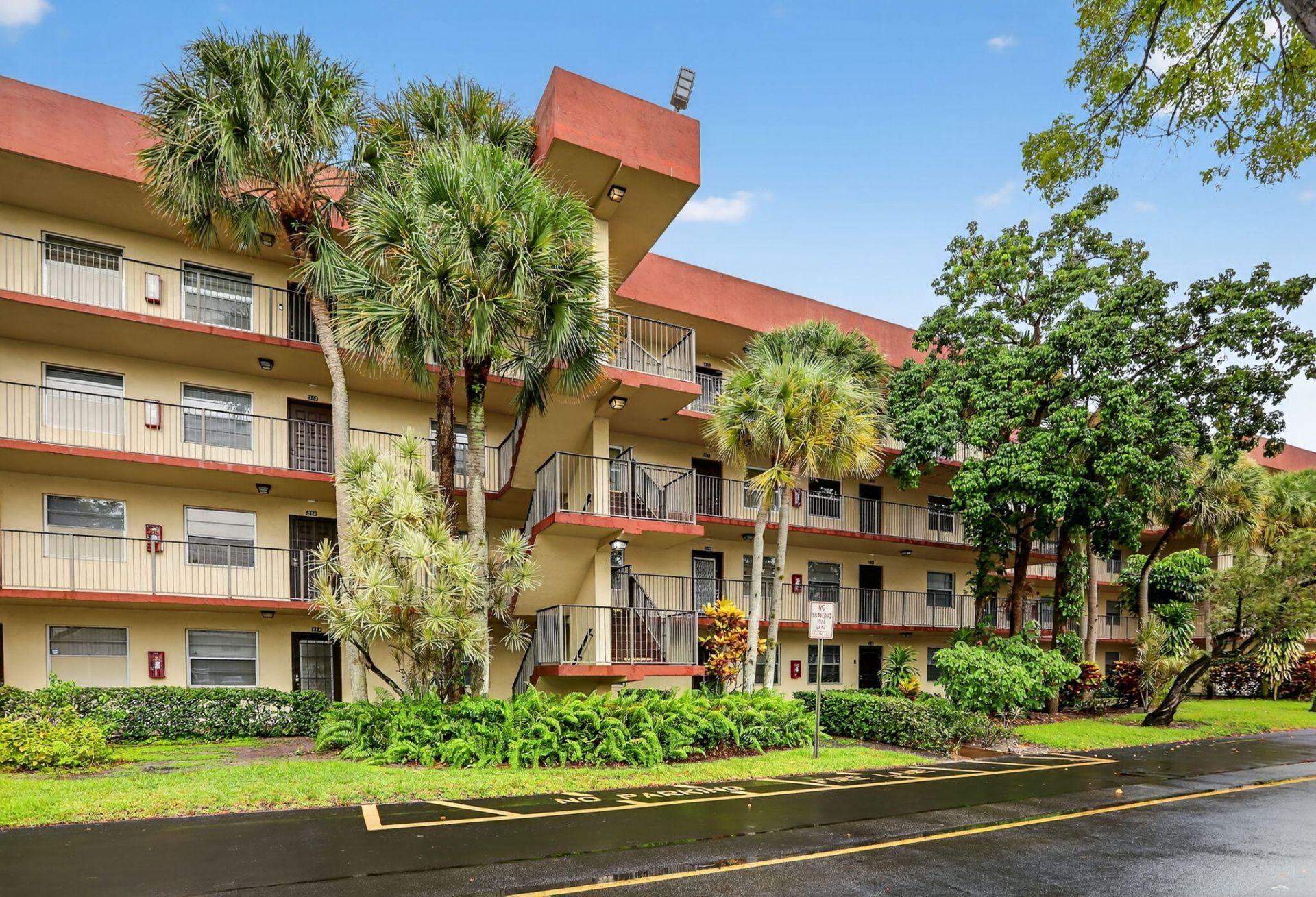 3301 NW 47th Terrace, Unit 308, Lauderdale Lakes, FL 33319 Photo