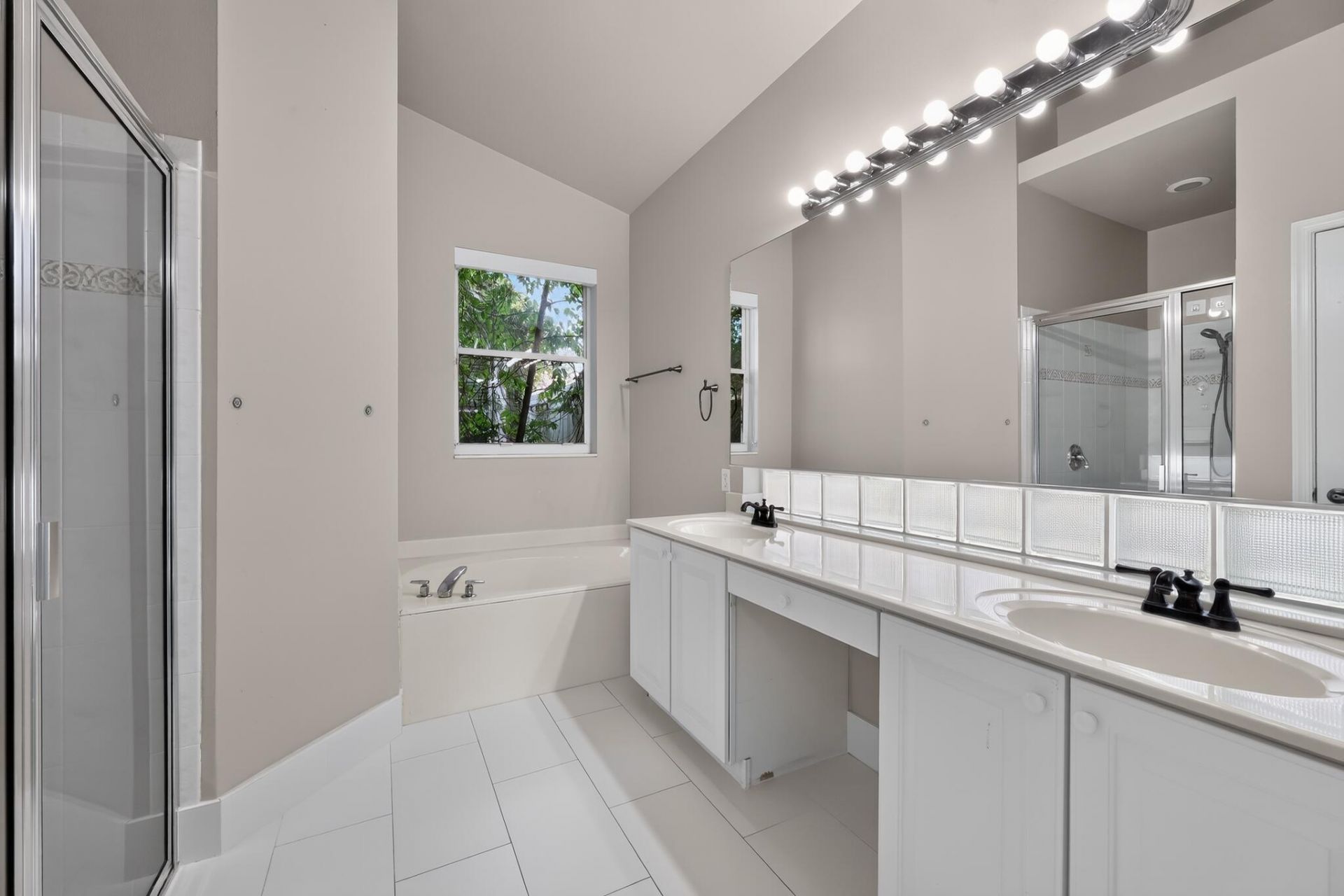 8481 VÃ­a D Oro, Boca Raton, FL 33433 Photo