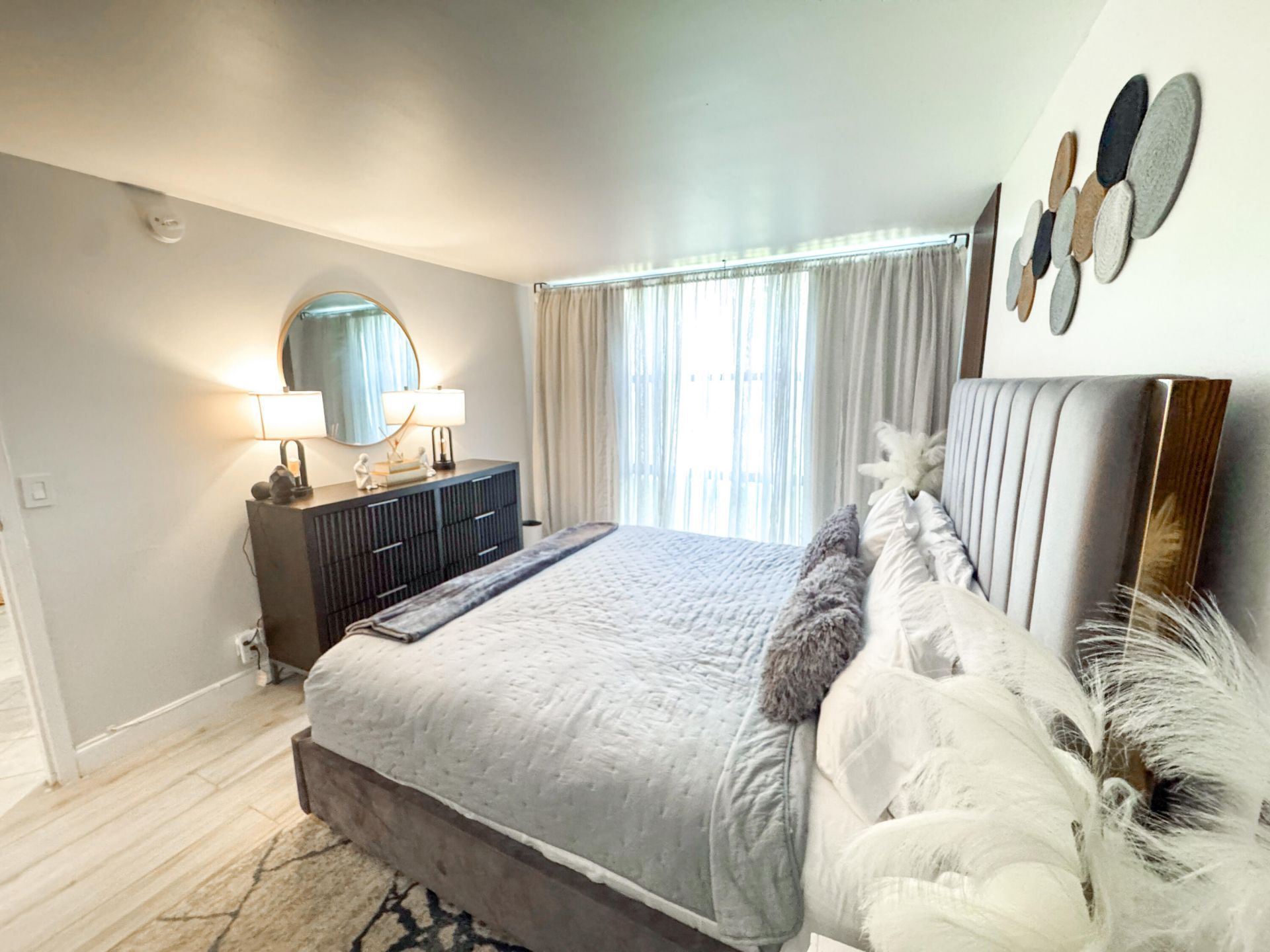 17011 N Bay Road, Unit 104, Sunny Isles Beach, FL 33160 Photo