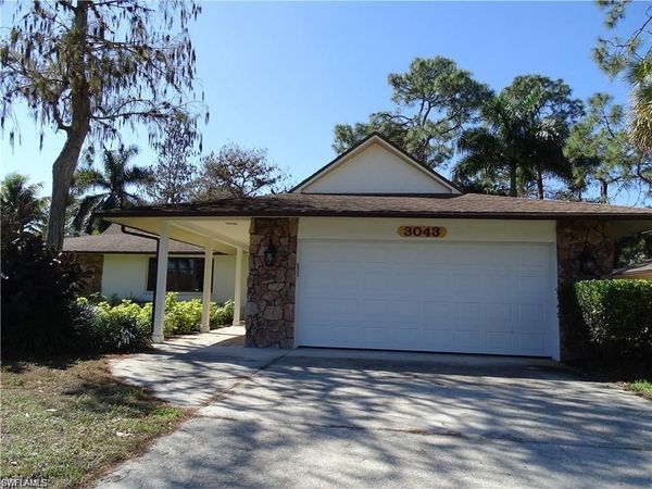 3043 Round Table CT , NAPLES, FL 34112