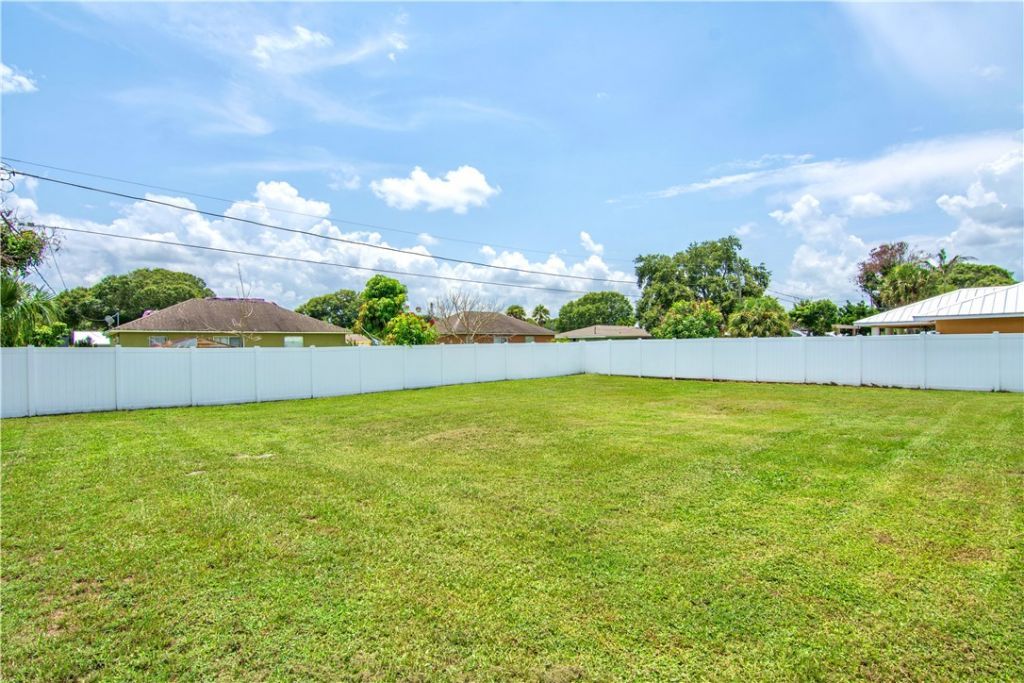 1335 23rd Street Sw, Vero Beach, FL 32962 Photo