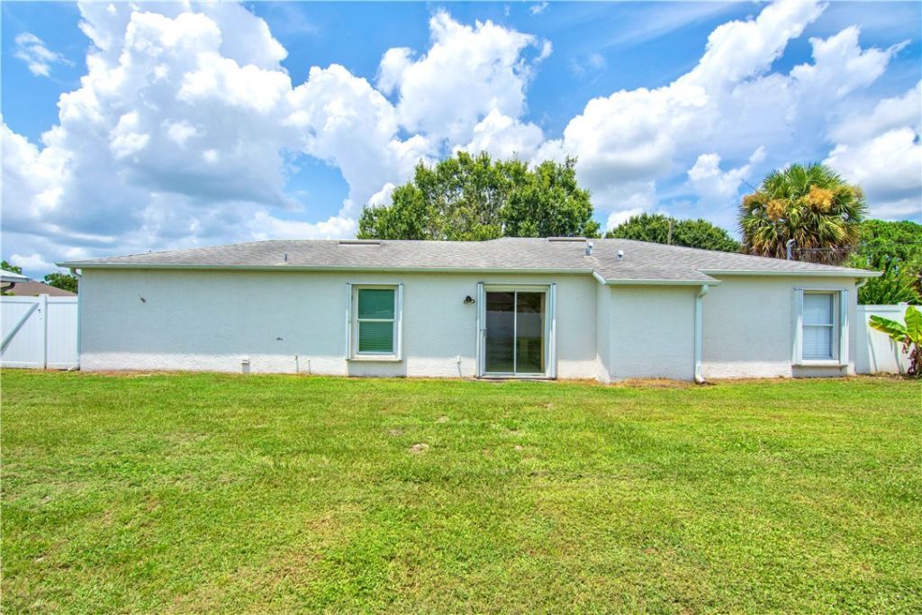 1335 23rd Street Sw, Vero Beach, FL 32962 Photo