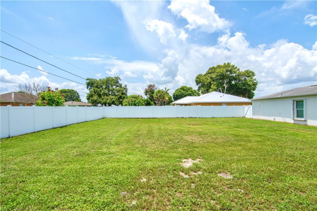 1335 23rd Street Sw, Vero Beach, FL 32962 Photo