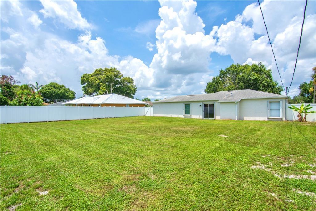 1335 23rd Street Sw, Vero Beach, FL 32962 Photo