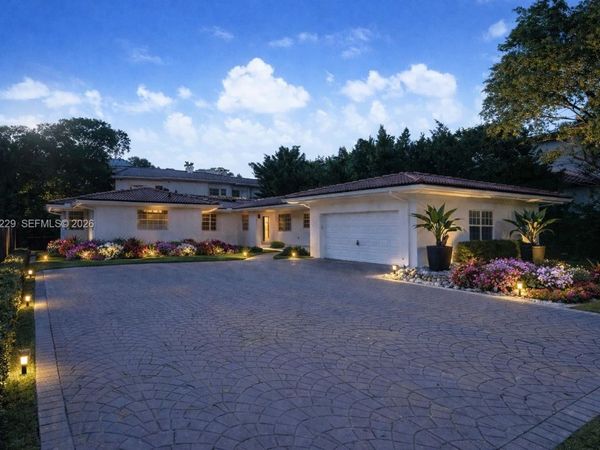52 Camden Dr , Bal Harbour, FL 33154