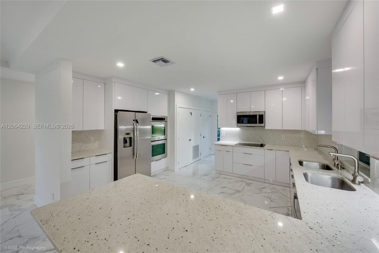 52 Camden Dr, Bal Harbour, FL 33154 Photo