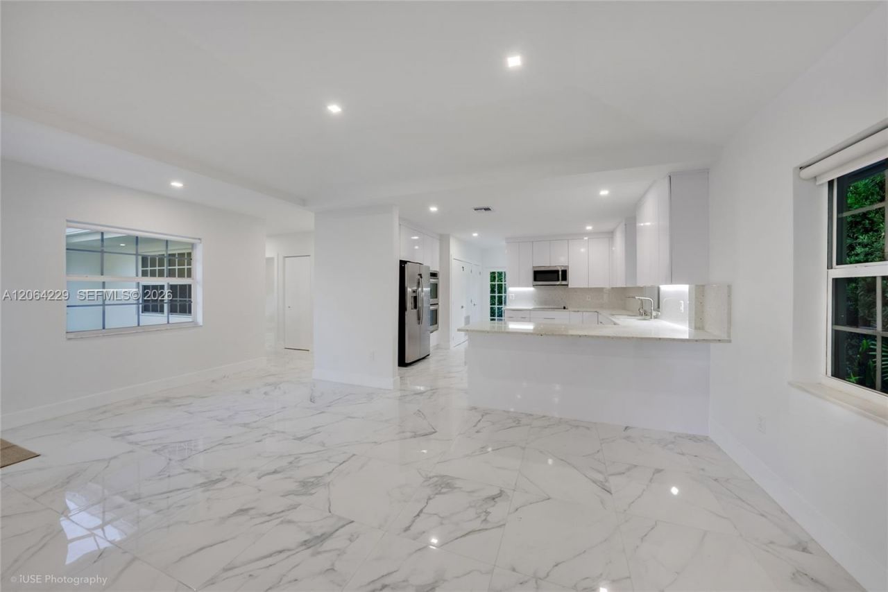 52 Camden Dr, Bal Harbour, FL 33154 Photo