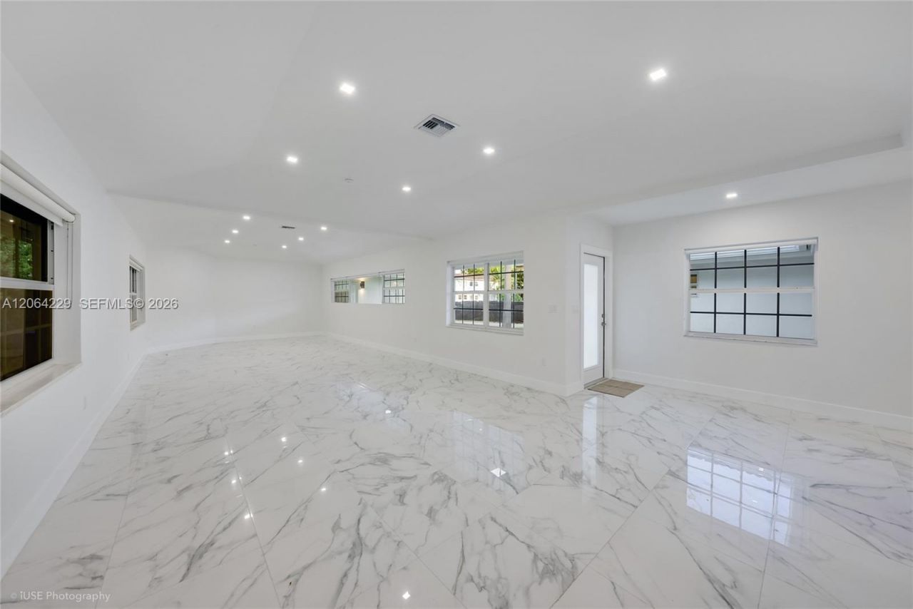 52 Camden Dr, Bal Harbour, FL 33154 Photo