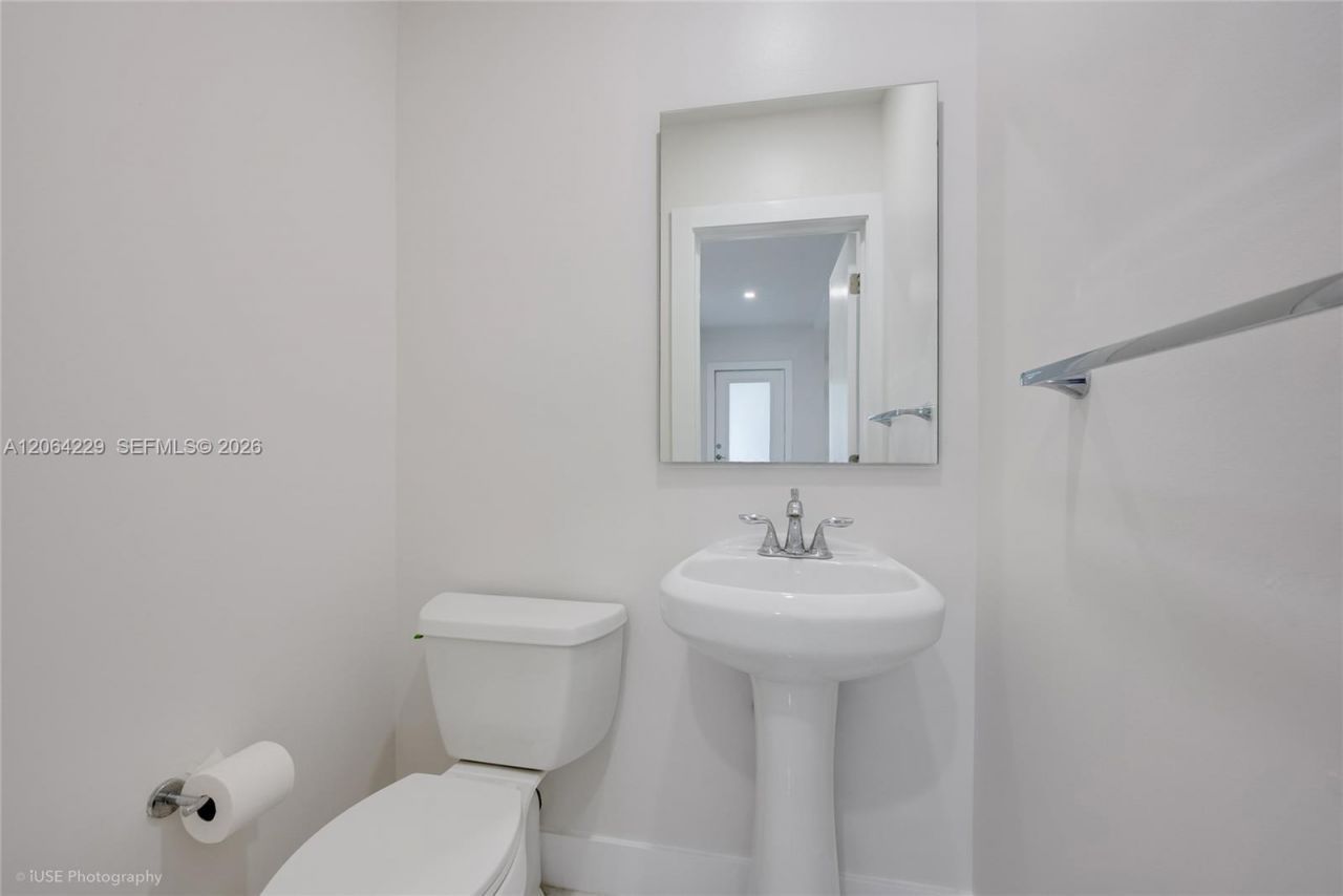 52 Camden Dr, Bal Harbour, FL 33154 Photo