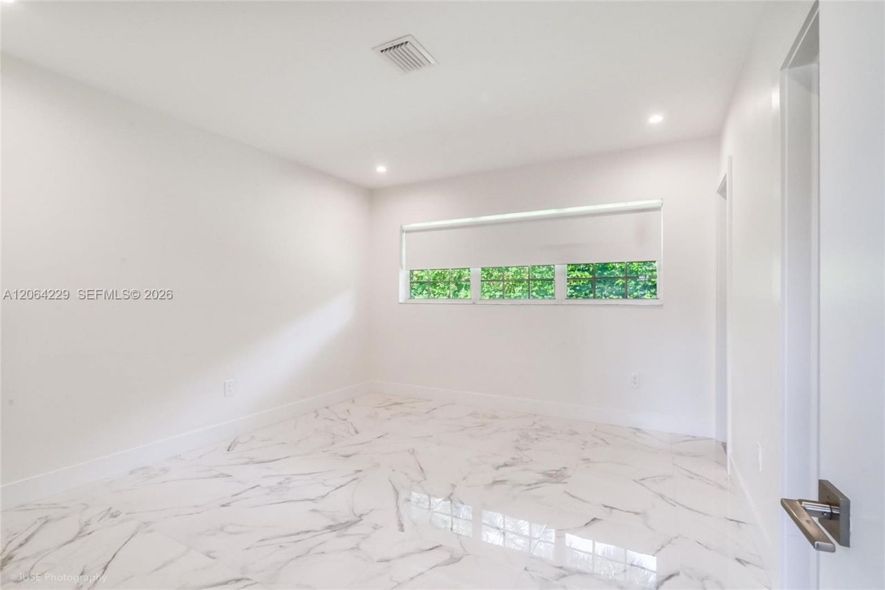52 Camden Dr, Bal Harbour, FL 33154 Photo