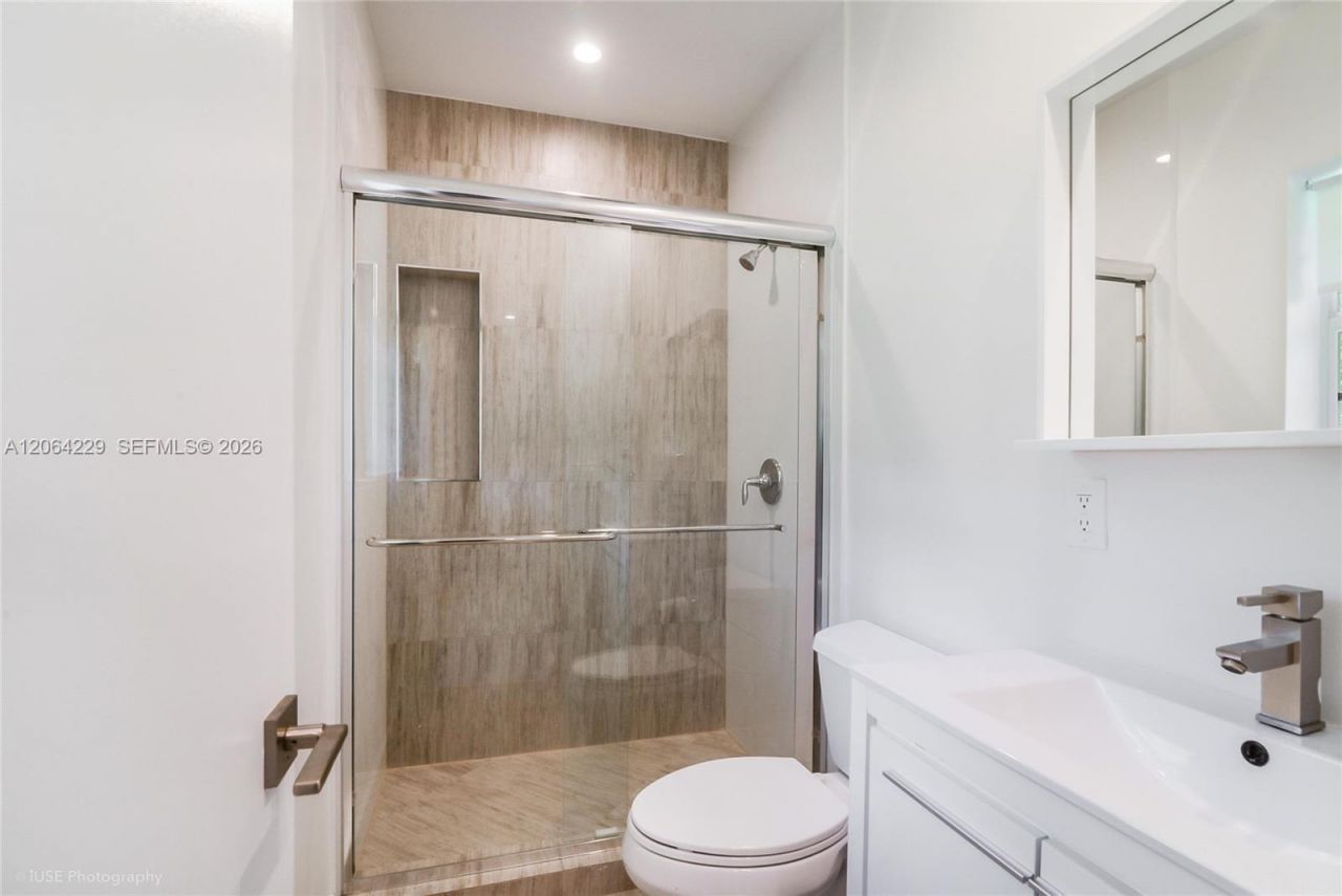 52 Camden Dr, Bal Harbour, FL 33154 Photo
