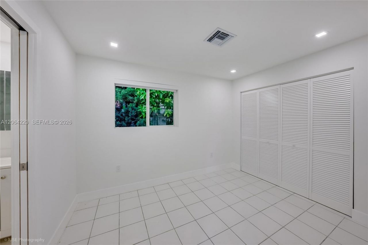 52 Camden Dr, Bal Harbour, FL 33154 Photo