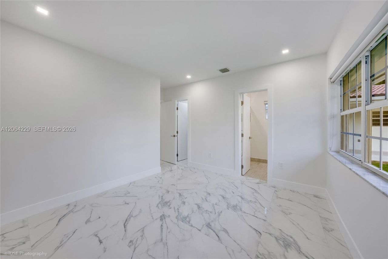 52 Camden Dr, Bal Harbour, FL 33154 Photo