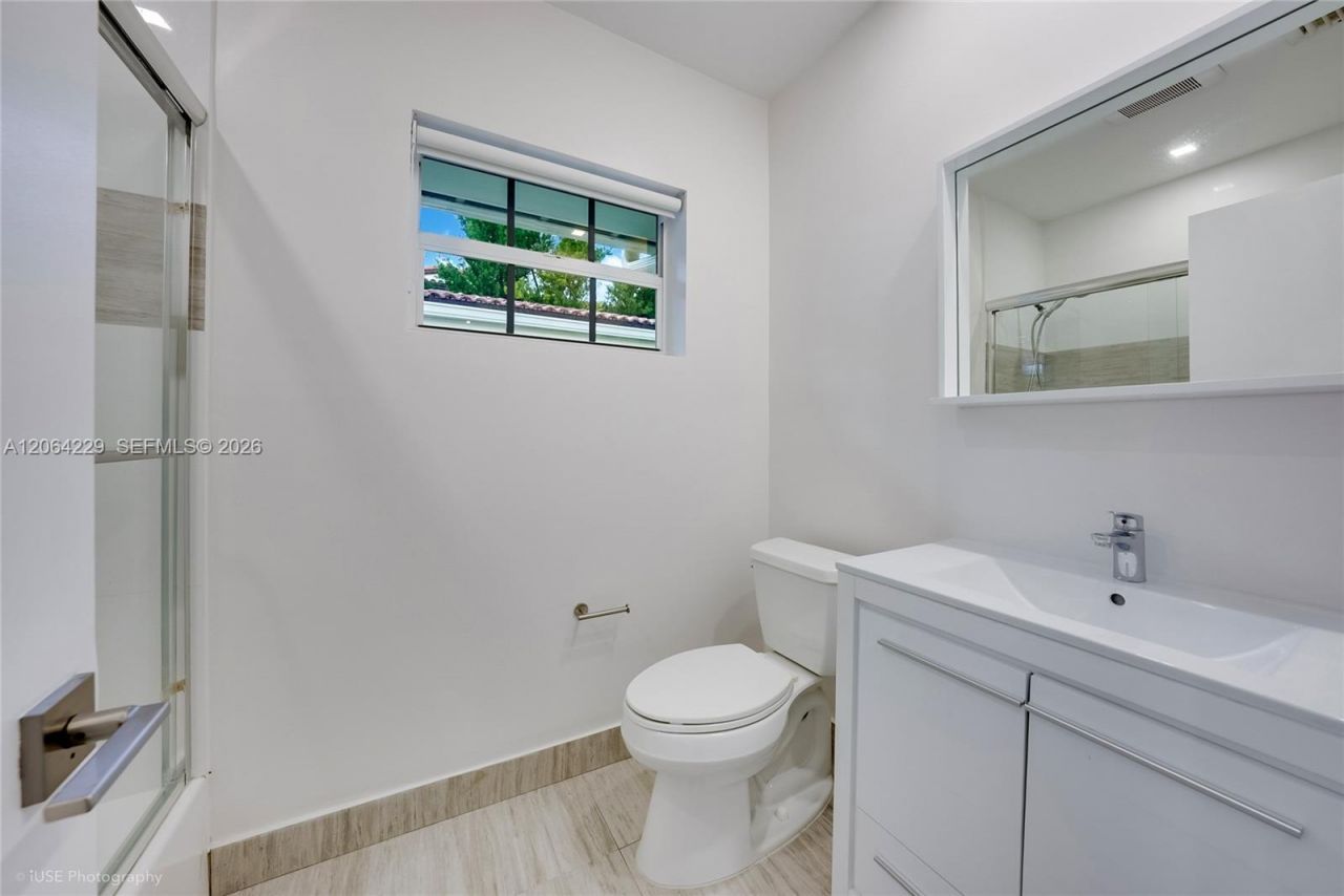 52 Camden Dr, Bal Harbour, FL 33154 Photo