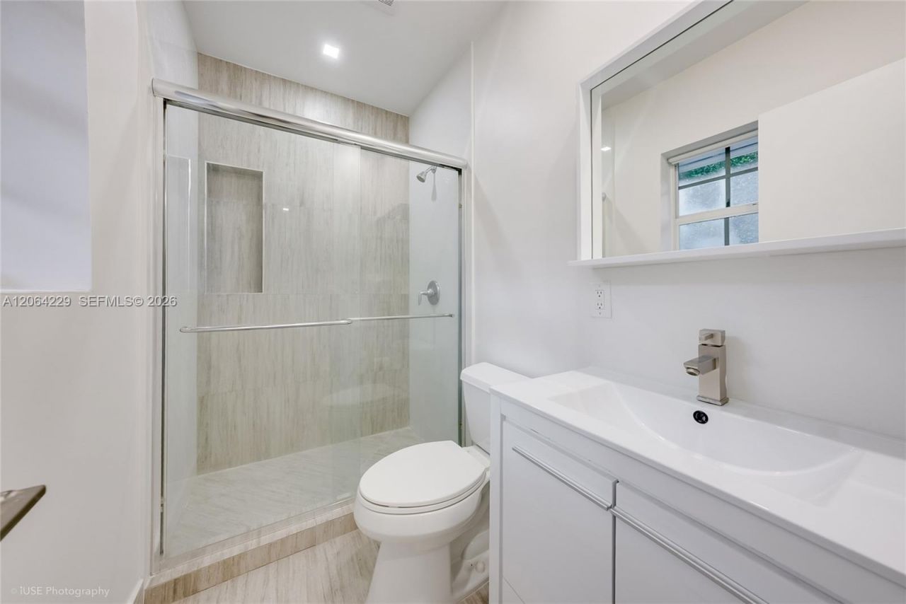 52 Camden Dr, Bal Harbour, FL 33154 Photo