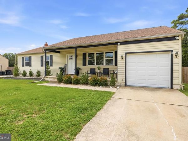 68 DEER PARK CIRCLE , BLACKWOOD, NJ 08012
