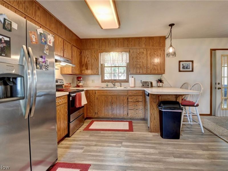 328 10th Street NW, New Philadelphia, OH 44663 Photo 4