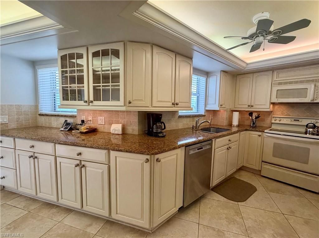 10701 Gulf Shore Dr, Unit 401, Naples, FL 34108 Photo