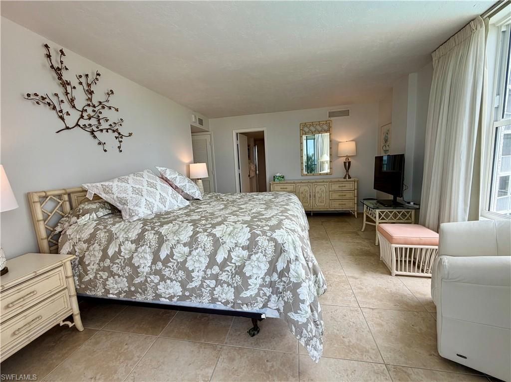 10701 Gulf Shore Dr, Unit 401, Naples, FL 34108 Photo
